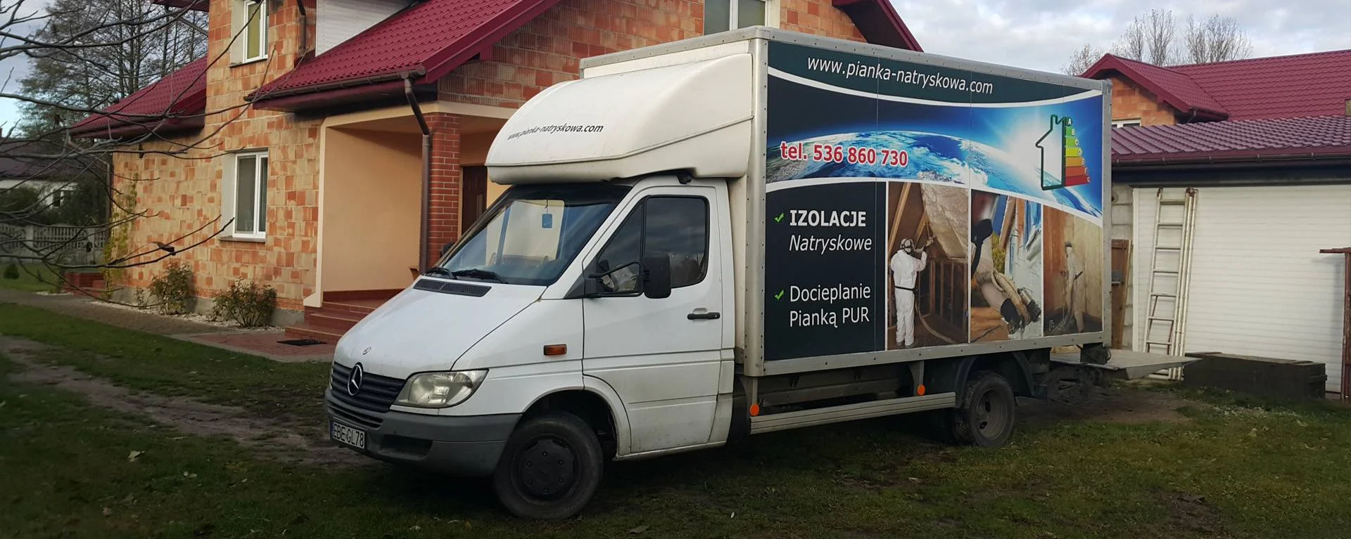 Piana PUR vs Reszta Świata: Porównanie Materiałów Izolacyjnych 2026